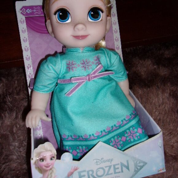 Disney Frozen 2 Young Elsa Doll New - Picture 4 of 4